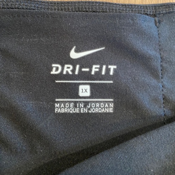 Nike dri-fit cropped leggings, size 1X or XXL - Picture 3 of 7